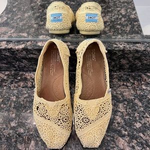 TOMS Classics Lemon Crochet Slip Ons